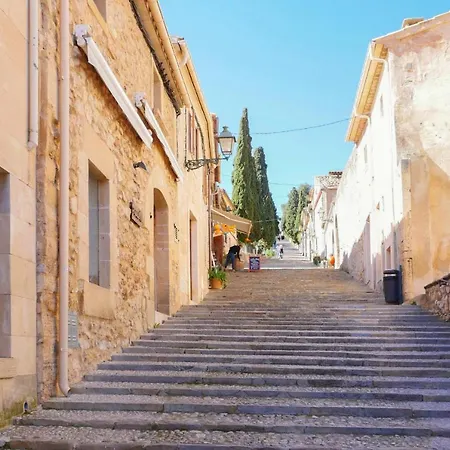 Nyaraló Magna *